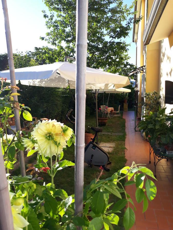 B&B Villa C'Era Una Volta Marina di Massa Exterior photo